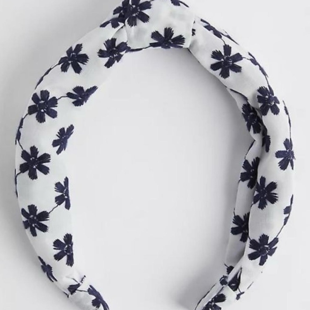 Torrid Black and White Floral Hair Accessory